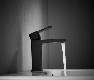 Смеситель для раковины Shevanik S9701H чёрный